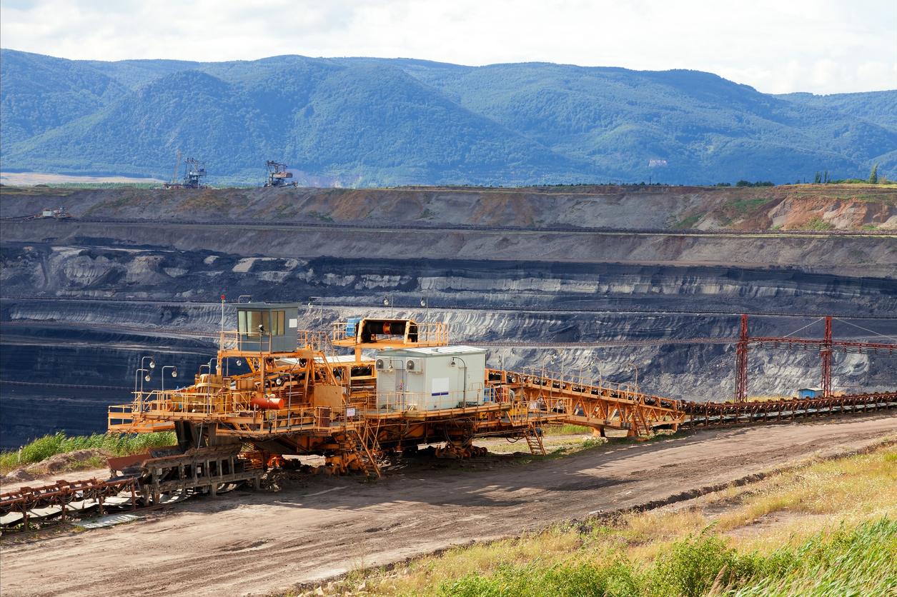 Why you should consider Dual Laminate for Mining Applications - Blog post by Troy Dualam Inc.